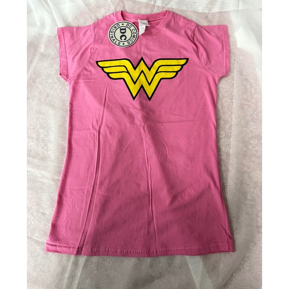 DC Comics Originals Wonder Woman Graphic T-Shirt Pink Medium NWT Super Hero Logo
